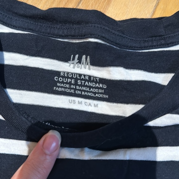H&M tshirt - Picture 2 of 2